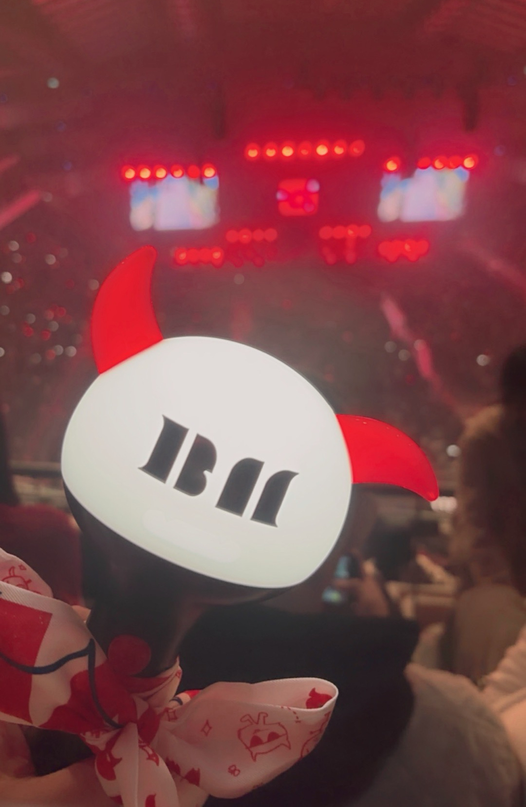 出租-BABYMONSTER正版手燈（不含絲巾）