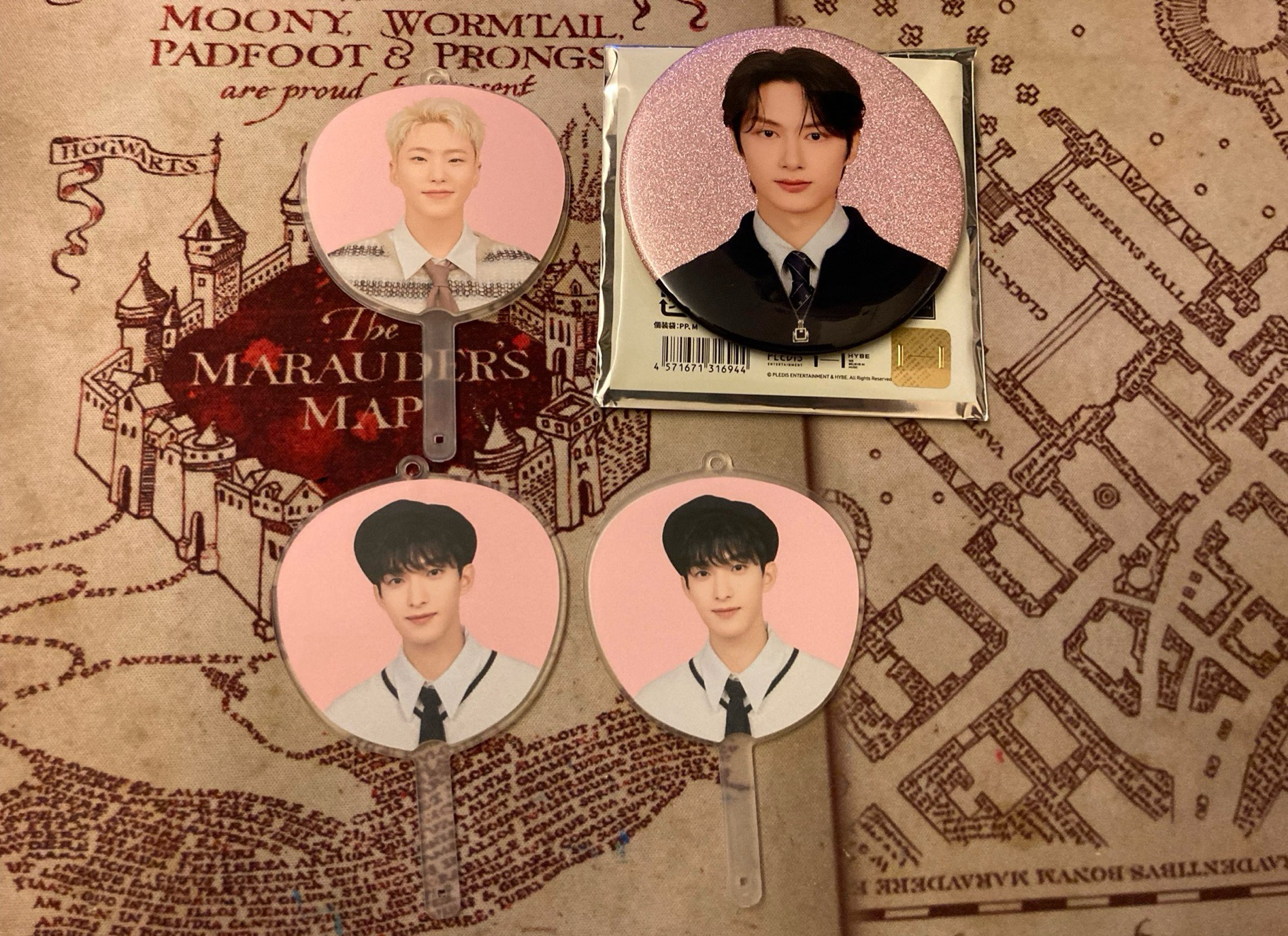 holiday 碩順小扇 俊徽章