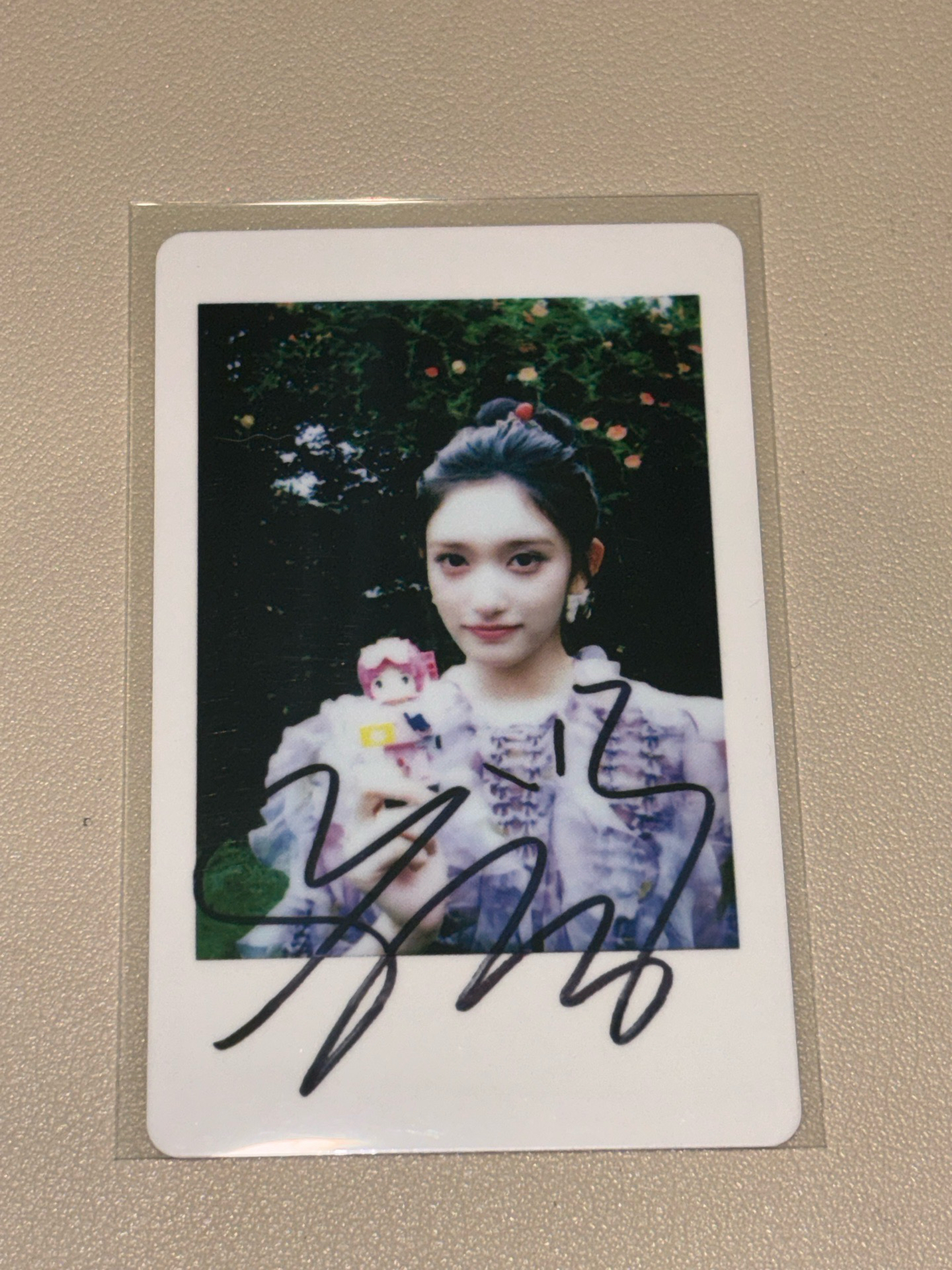 拍立得（拿玩偶）