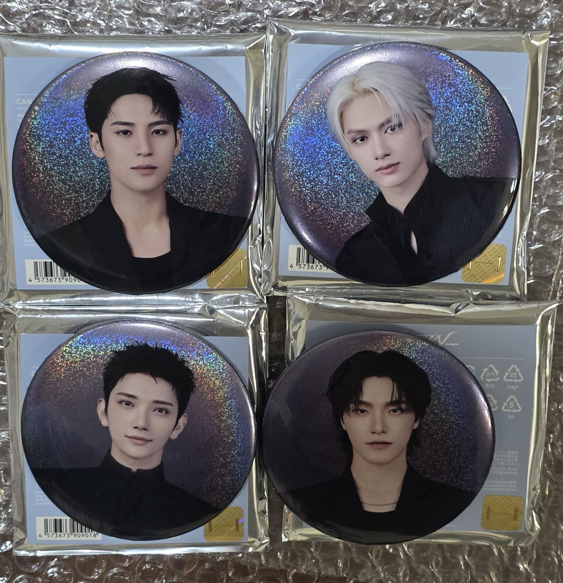 Seventeen NEW_ 徽章 日巡 奎秀俊燦