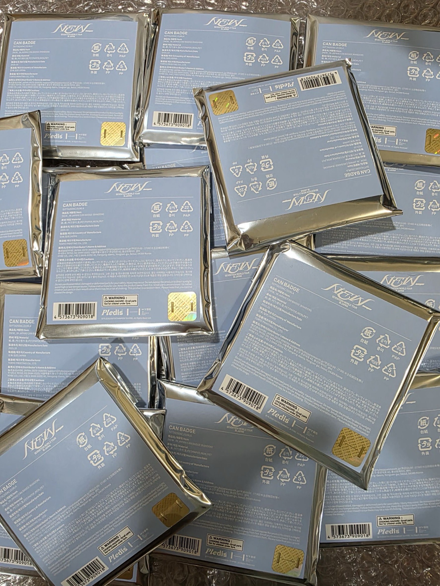 Seventeen NEW_ 日巡徽章 全新未拆