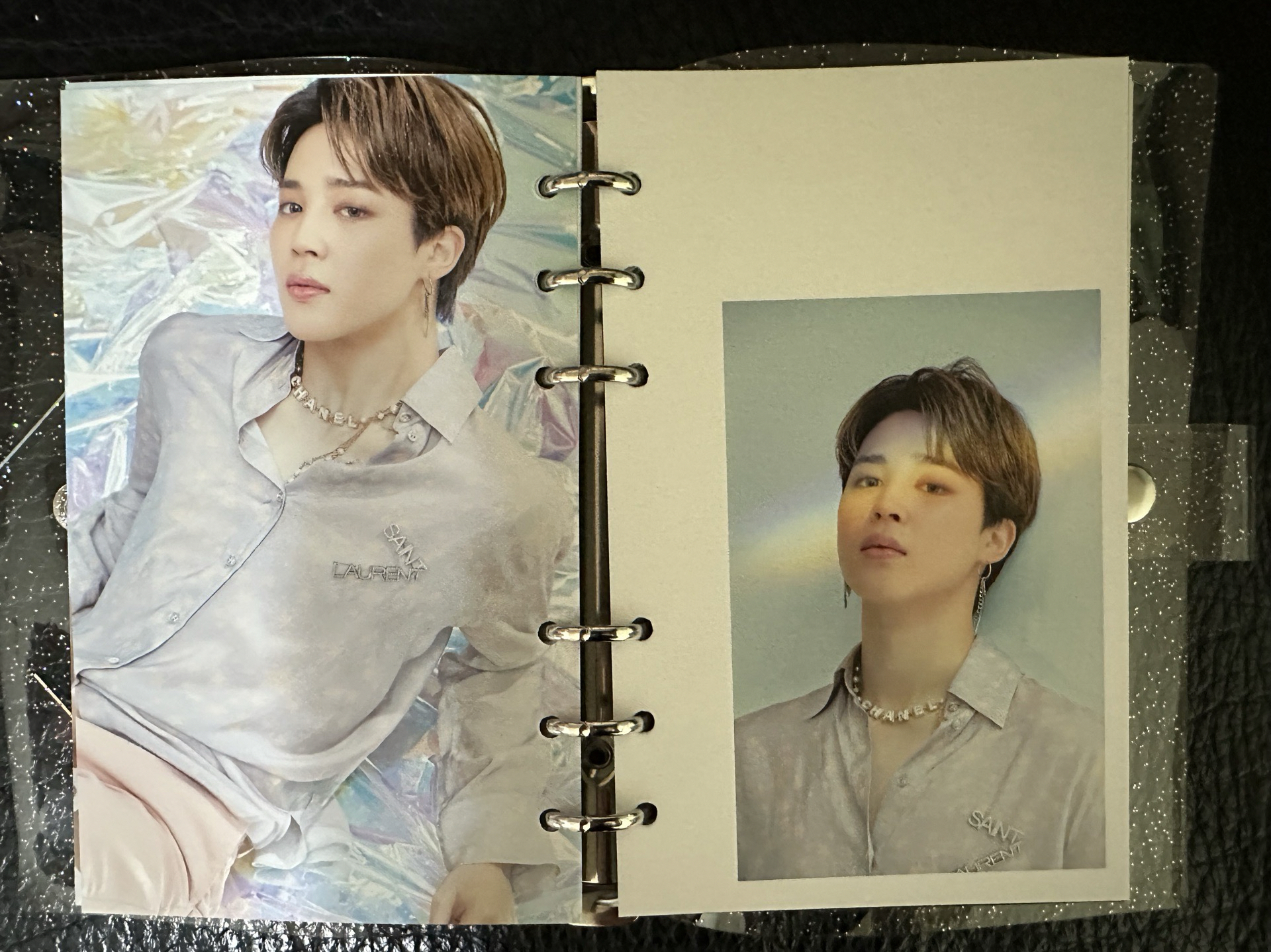 日記本寫真書·：124頁（封面照片：2張*透卡/HOLOGRAM)（134mm x168mm）