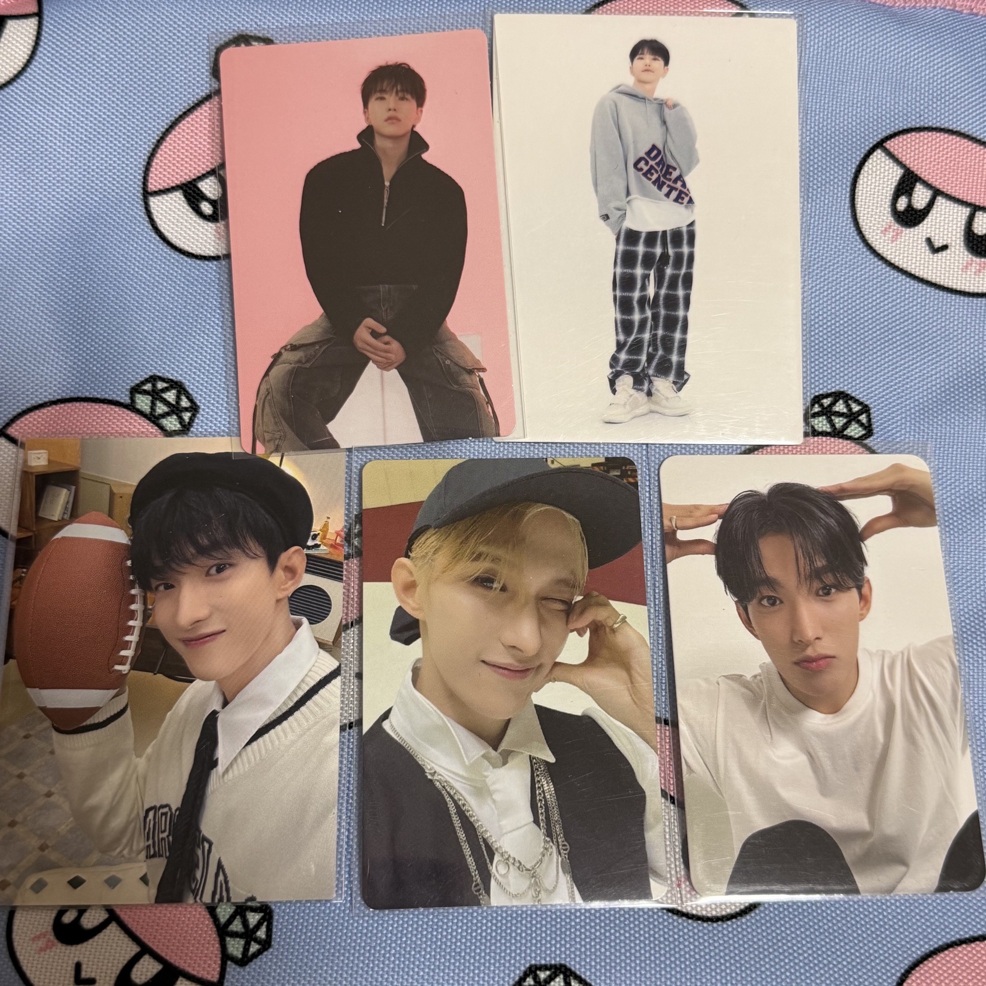 DK狗狗碩小盤🐶精選KIT碩、25飯咪Holiday自拍卡🐾