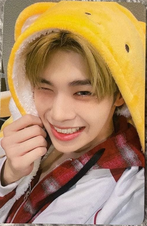 zb1 吉隆坡  庫洛魔法使 ver. Kim taerae 