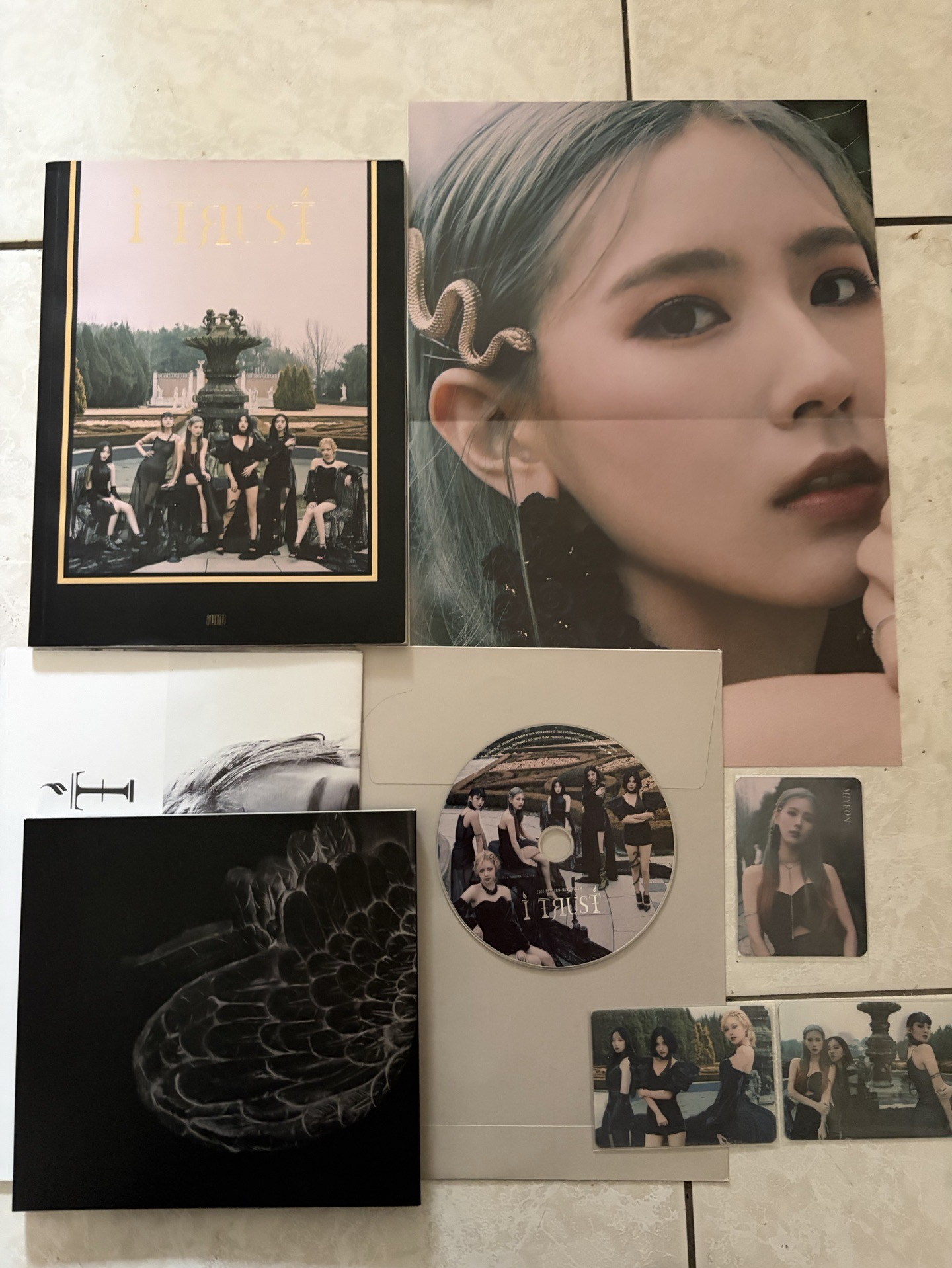 I TRUST 專輯 黑版 空專 （僅無小卡）