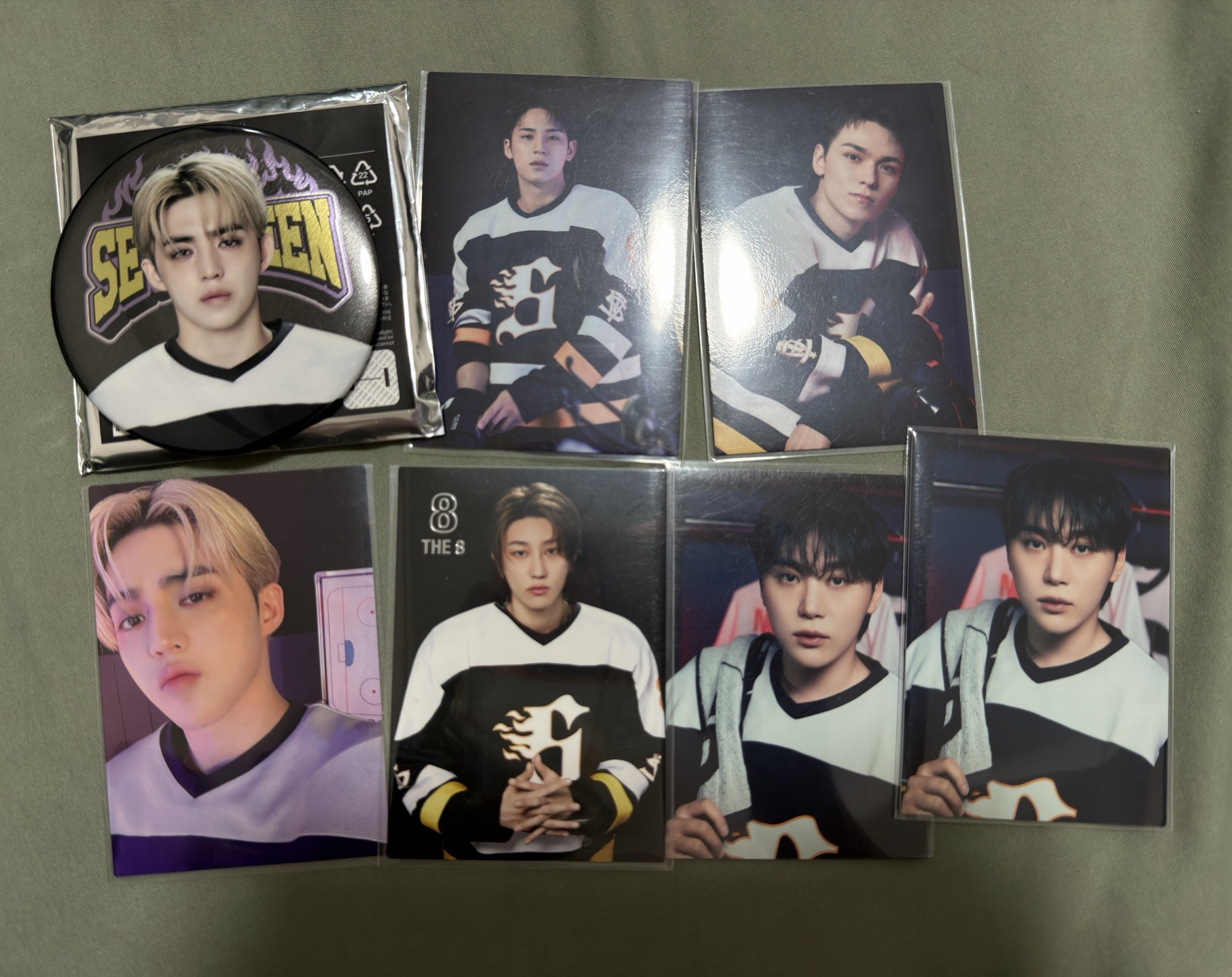 SVT 2025HOME 哲徽章➕隨機卡