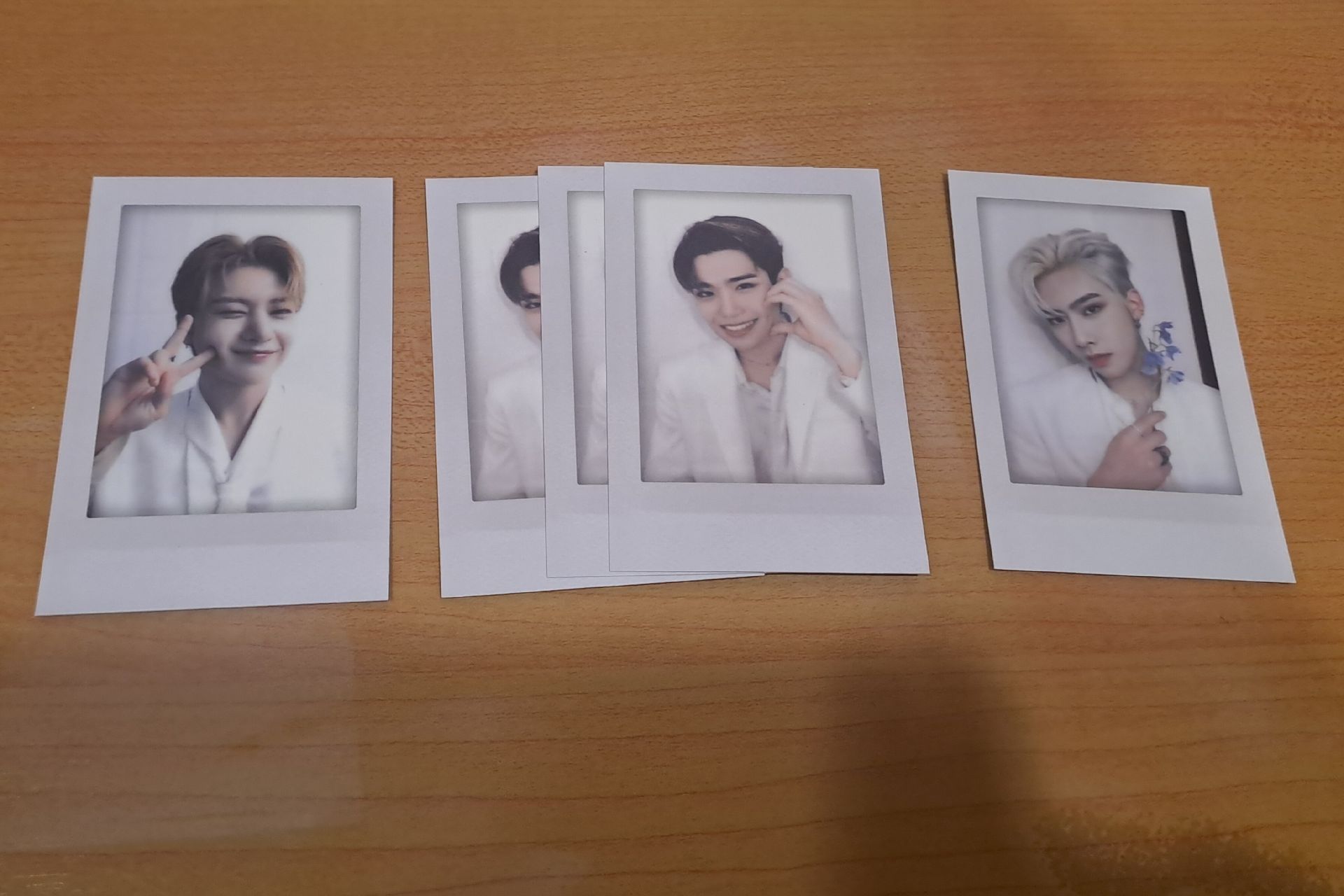 ZB1 23'FAN-CON 隨機卡