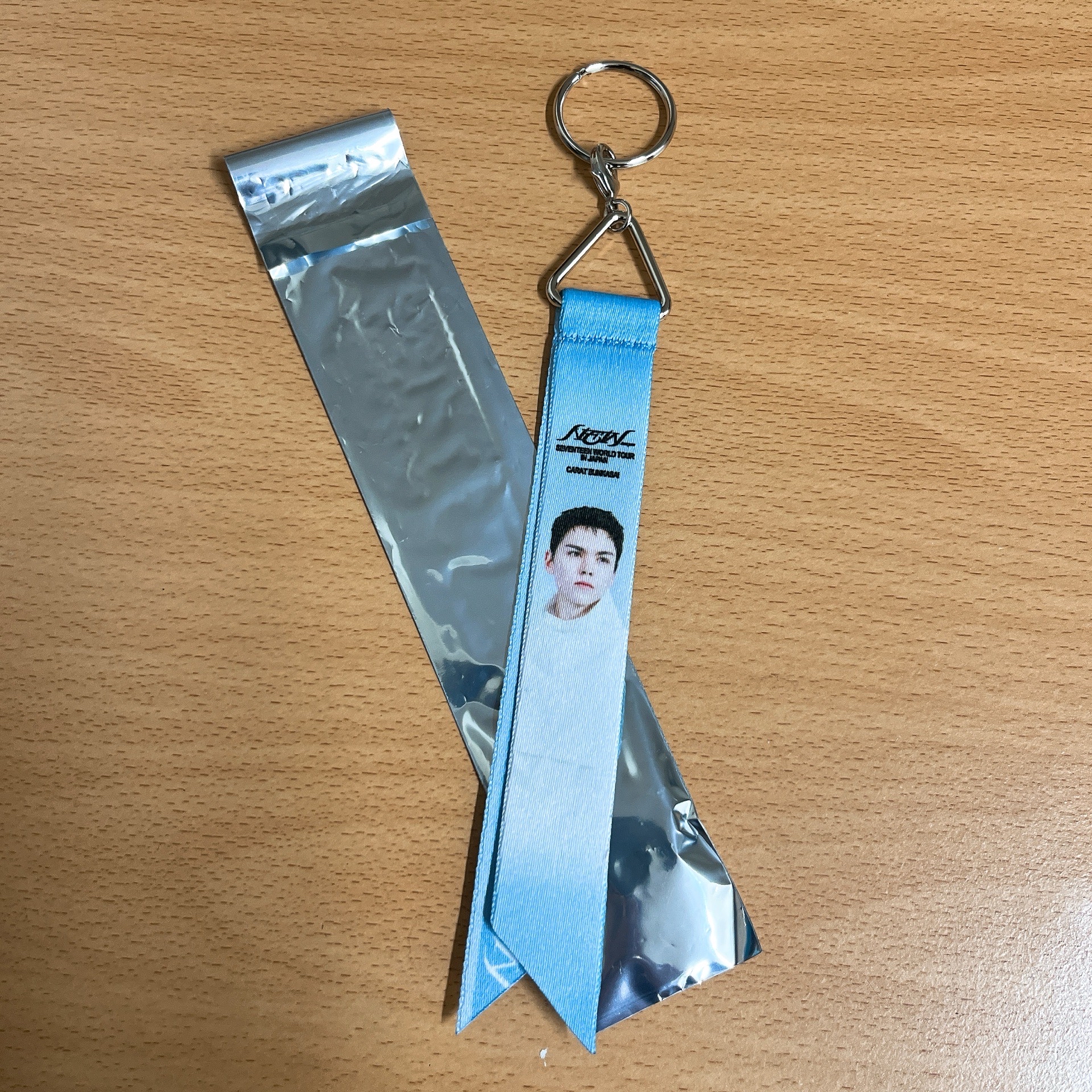 Seventeen 矢場飄帶 率 （送碩蝴蝶紙花）