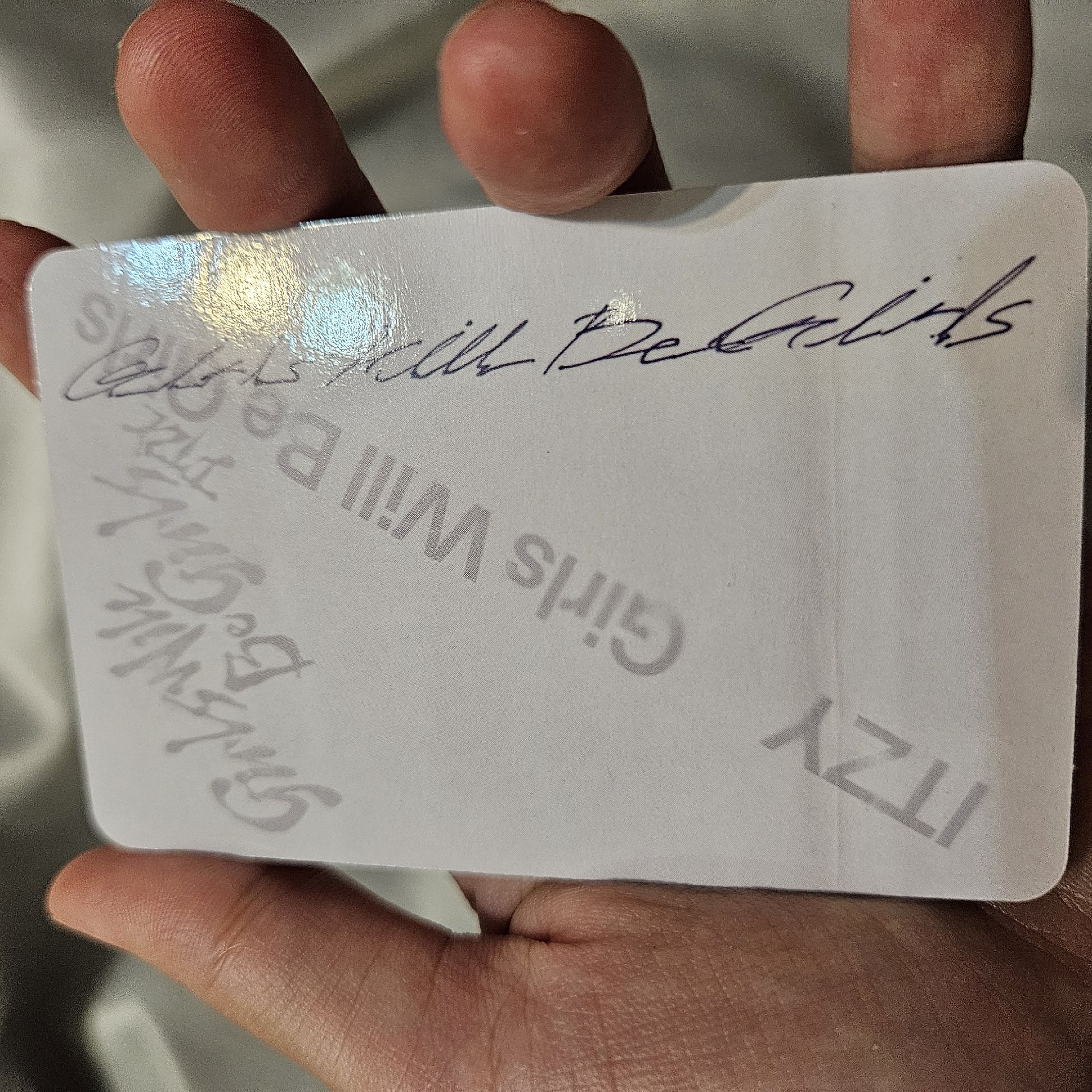 ITZY GWBG Special Edition 李彩領 捧臉小卡 近全新