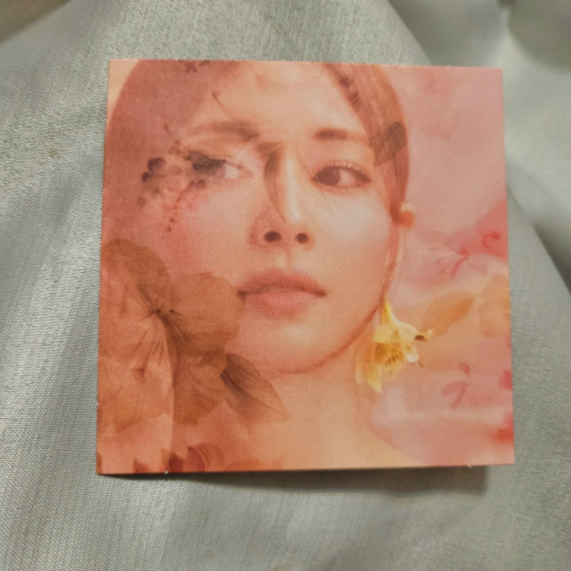 周子瑜 abouTZU SOLO 方卡 