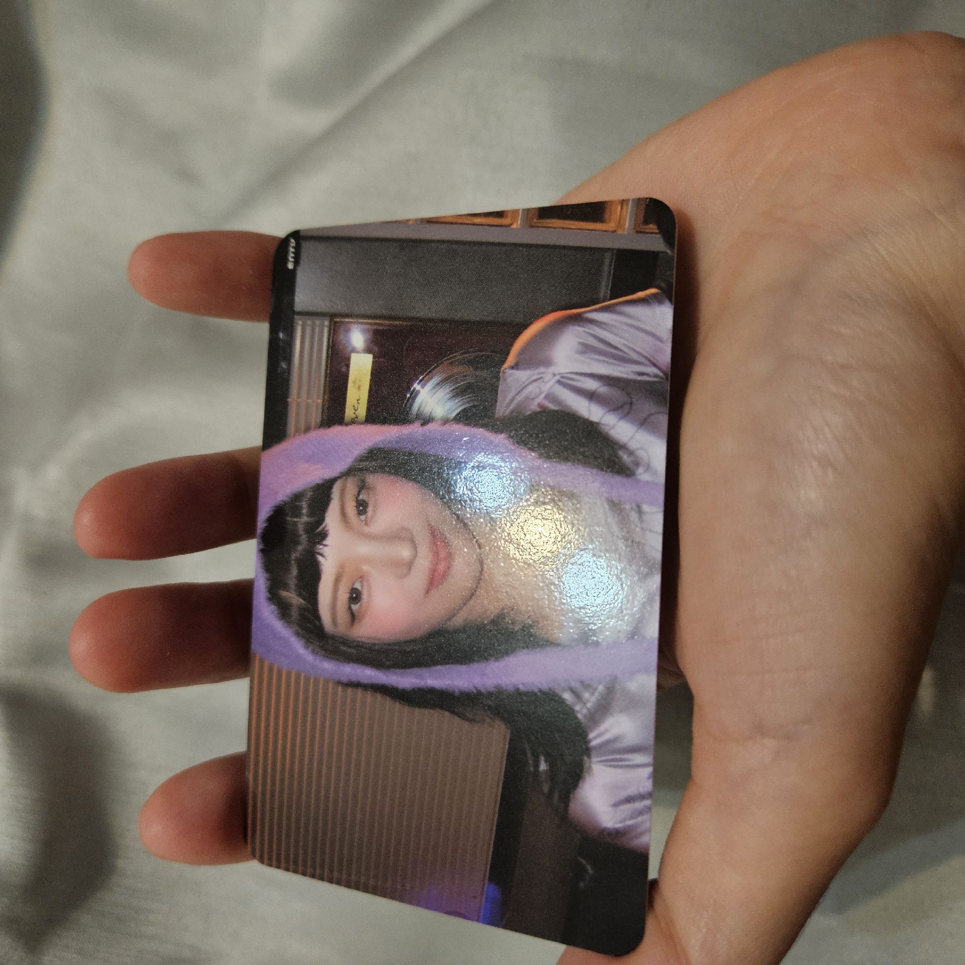 ITZY GWBG 電子專 A VER，LIA 正面微笑 紫色帽子 小卡，近全新