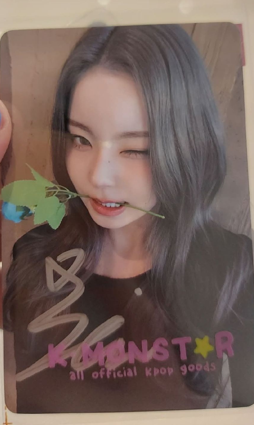 KM台北簽售 藍玫瑰圭中簽卡 銀簽