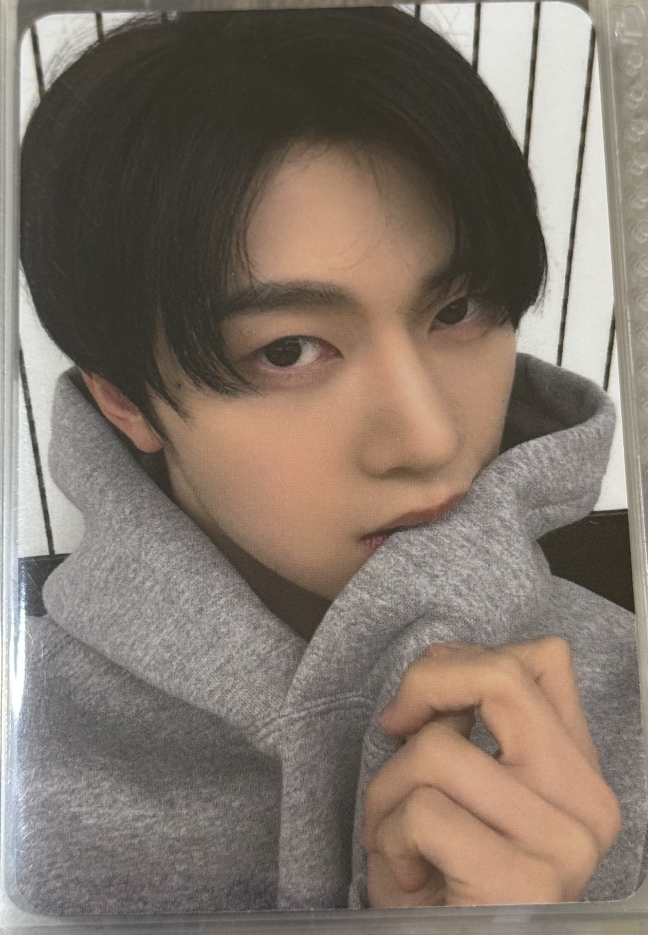 修 迷五am2.0簽售卡 咬衣服