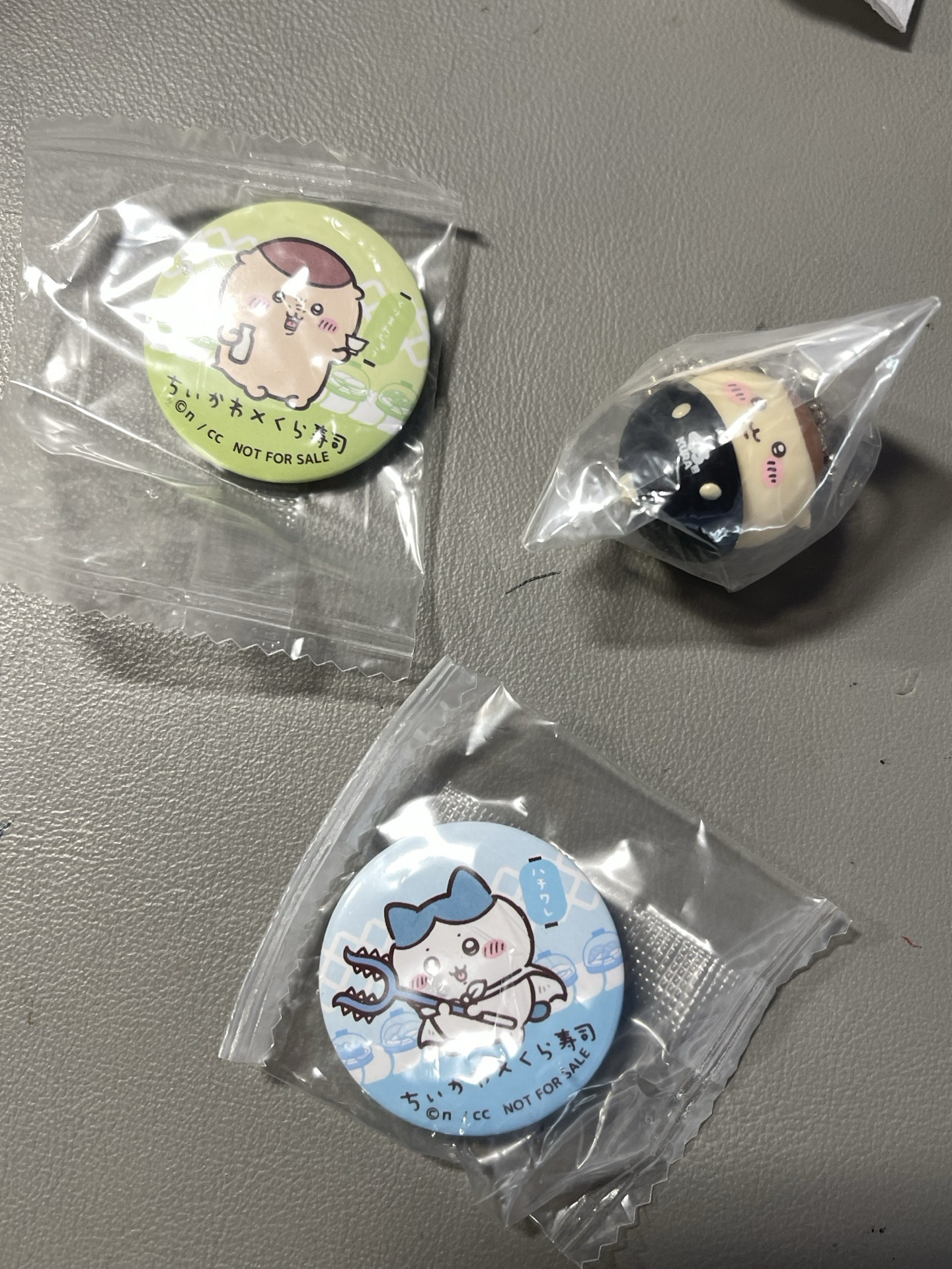 吉伊卡哇 藏壽司扭蛋 小八栗子徽章吊飾