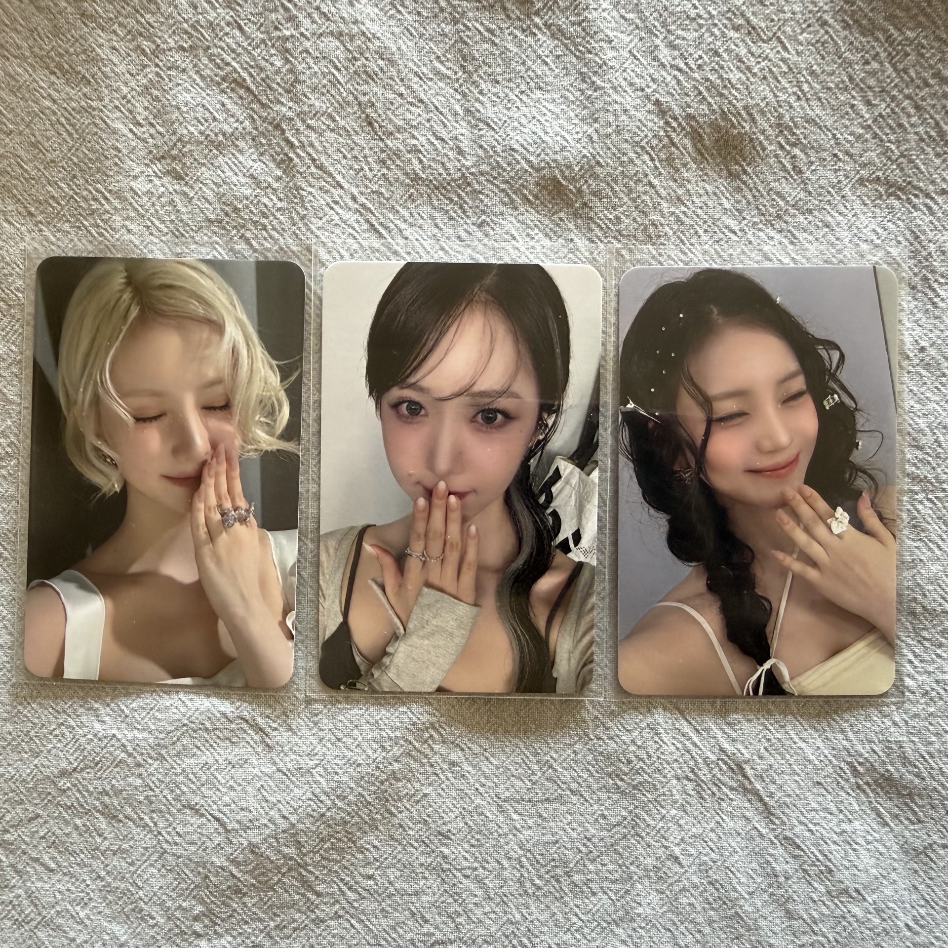 VIVIZ 正規一 everline 嗚嘴笑特典卡