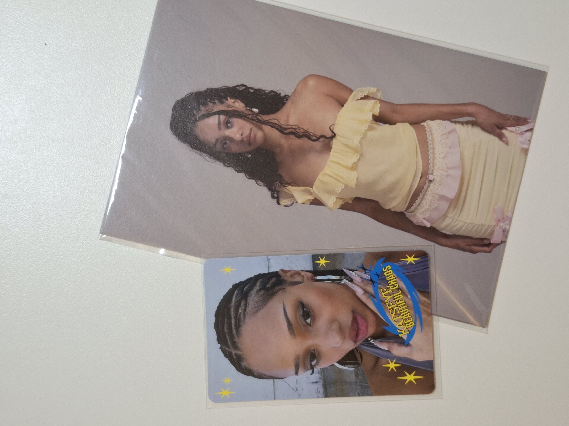 KATSEYE Manon 迷二 專輯 黑膠卡 + SIS 明信片