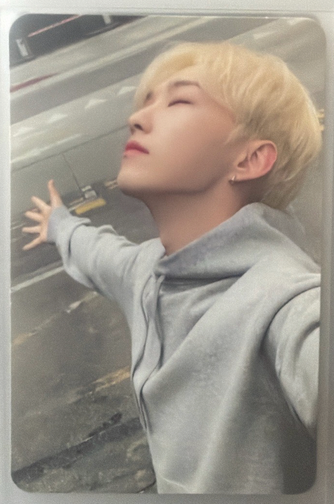 擁抱榮（綁$200）/直出$350