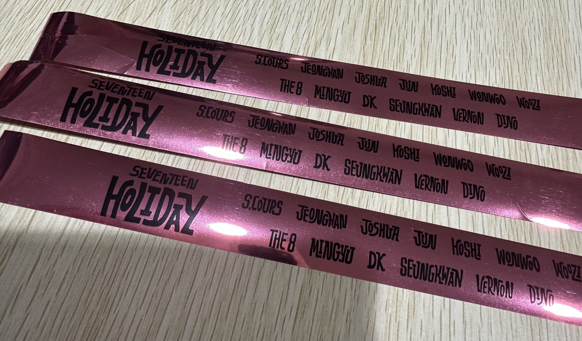 holiday 粉色彩帶一條（約25公分）