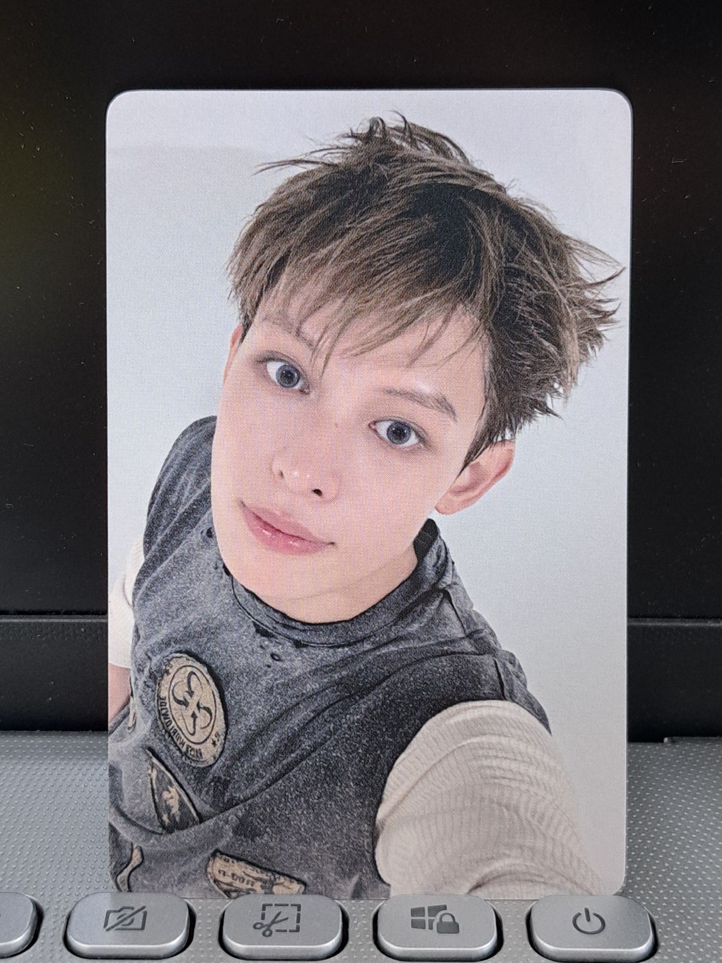 yzy 4.0 幸運卡凡