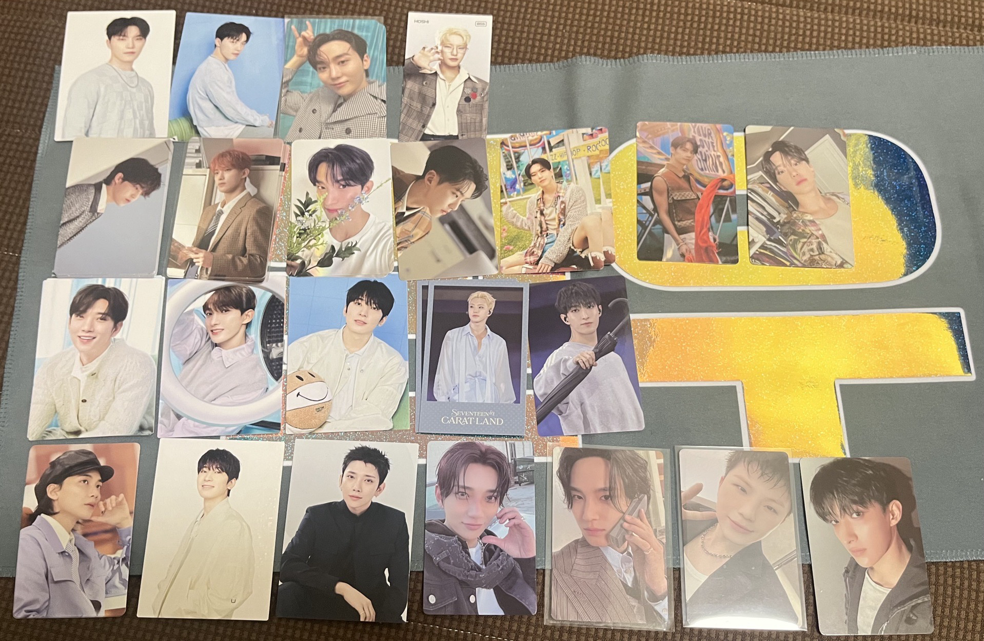 更多多多多的小卡💎