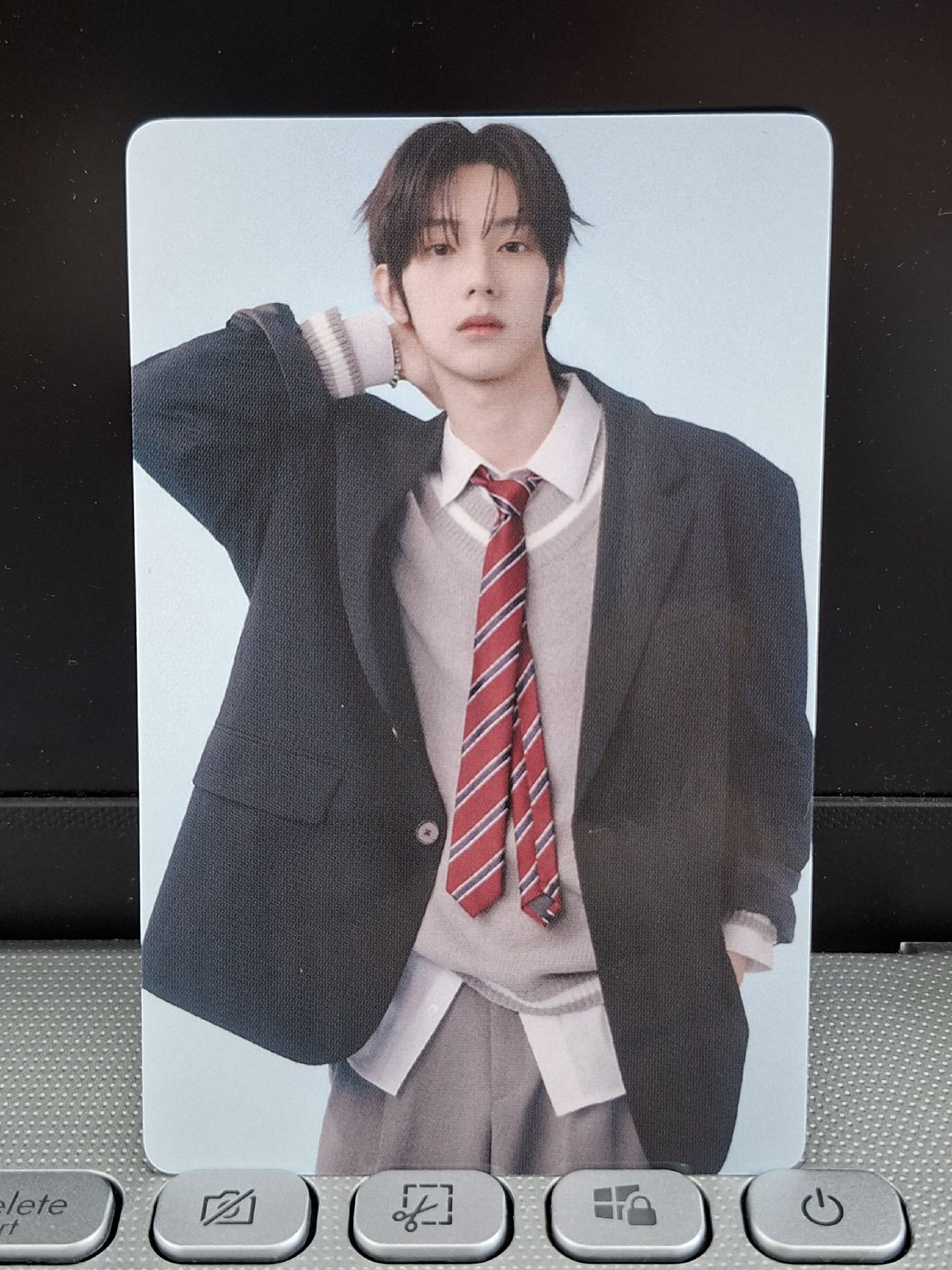 崔立于首爾展覽卡