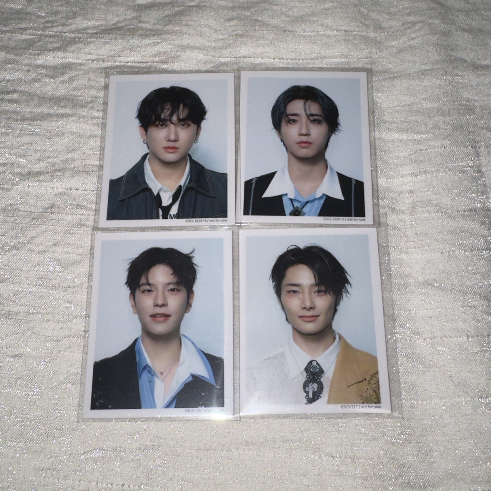 Stray kids HOLLOW 專輯 證件照