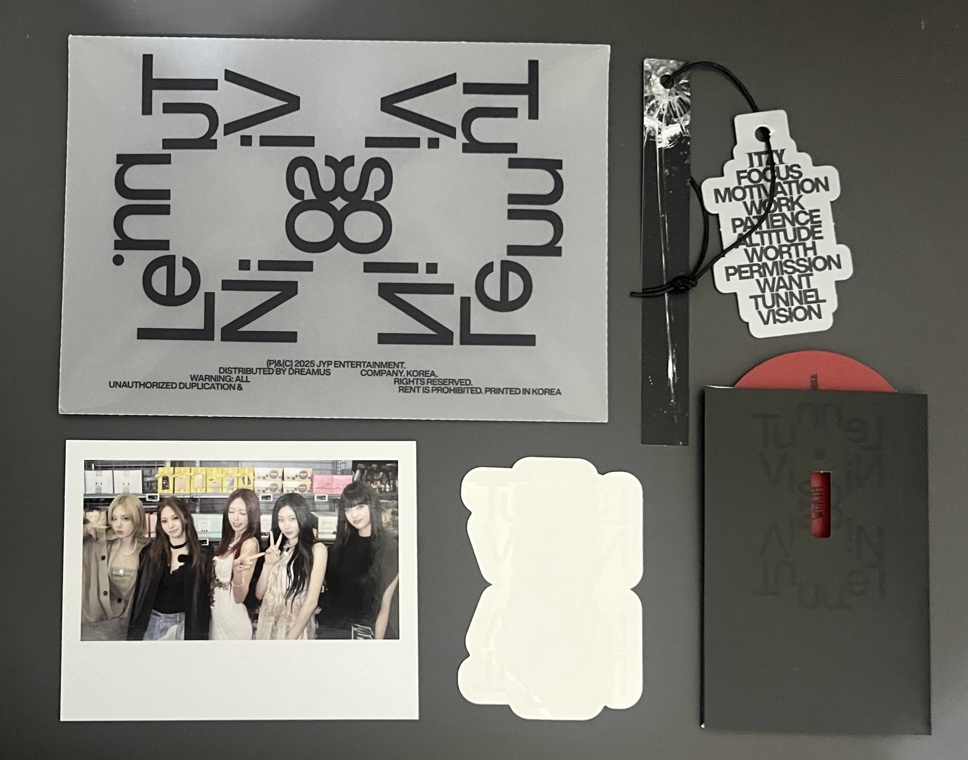 ITZY｜TUNNEL VISION｜拍立得、專輯內容物