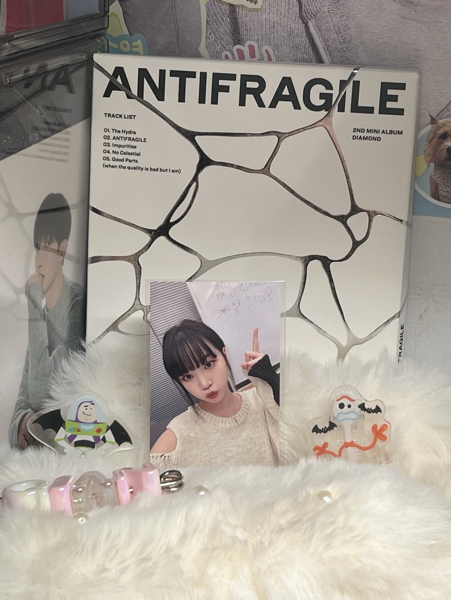 LESSERAFIM 迷二日咖采源