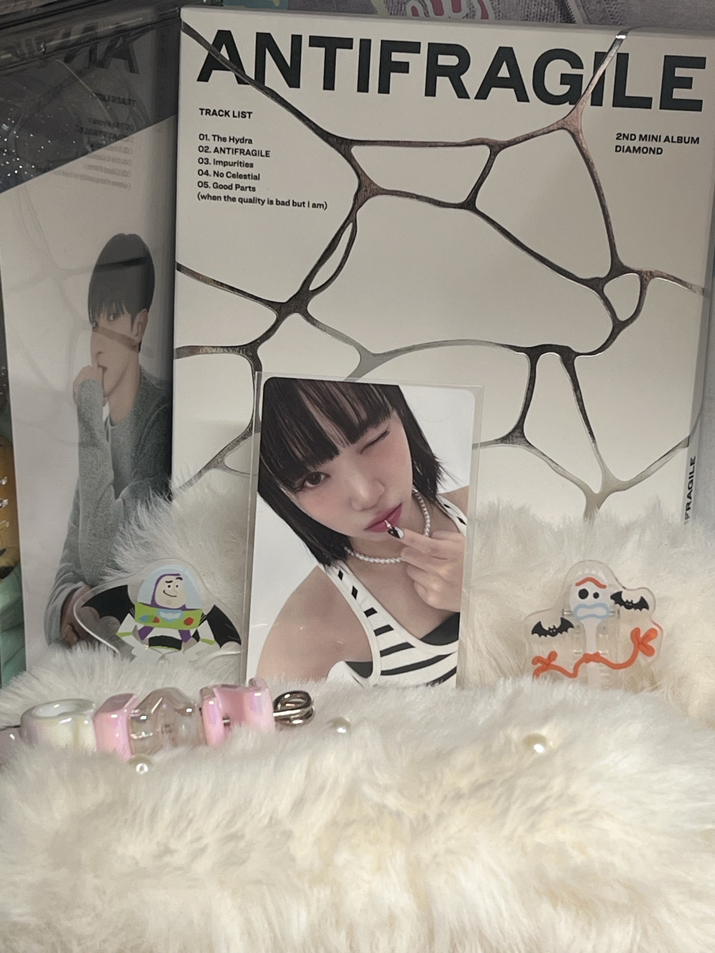 LESSERAFIM 采源小卡