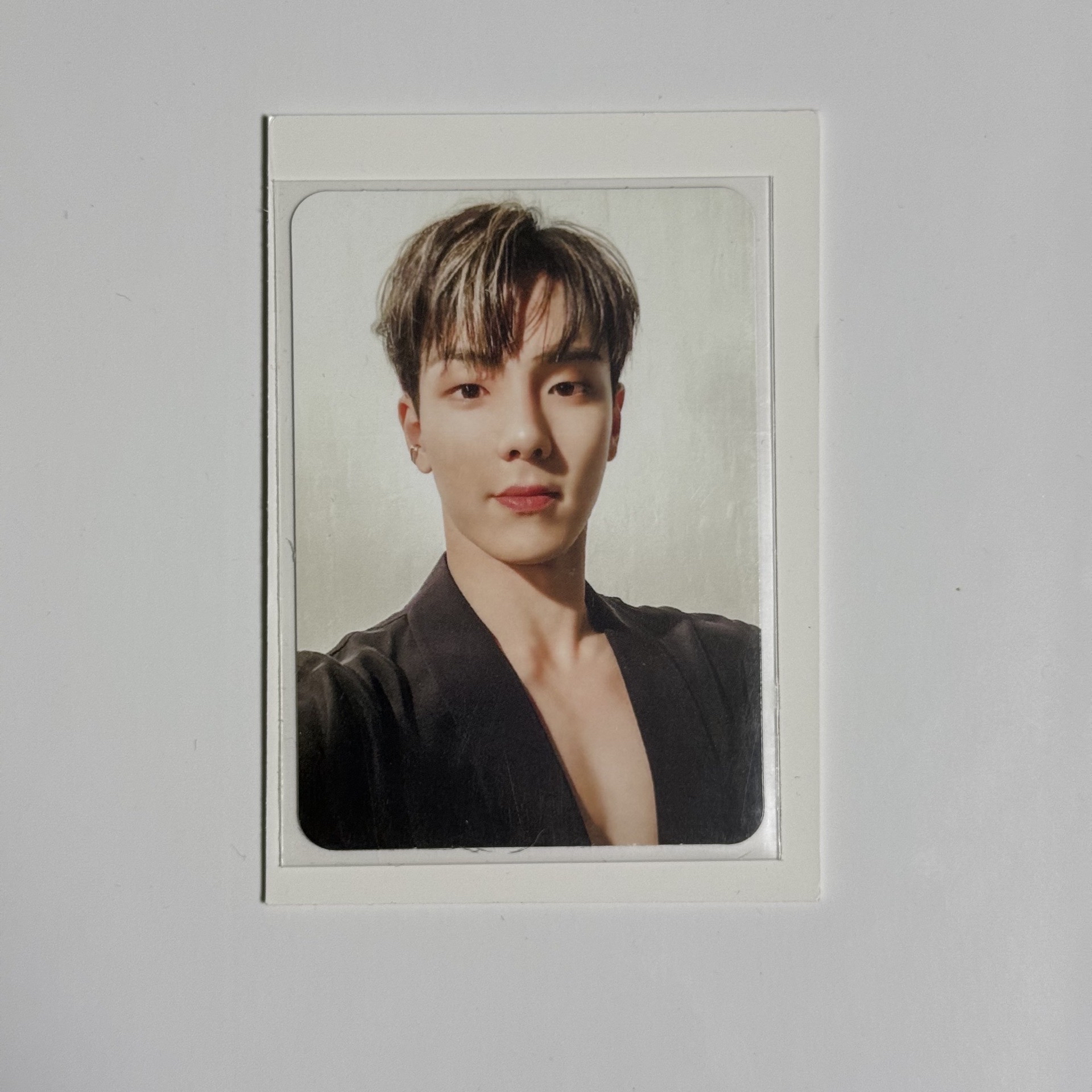 單穿西外Shownu Fatal Love ver.1