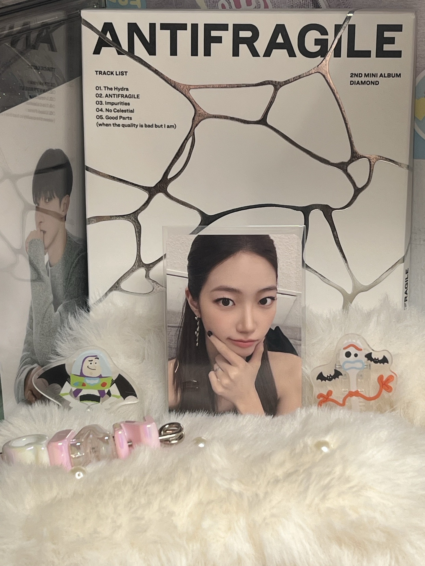 LESSERAFIM 一葉小卡