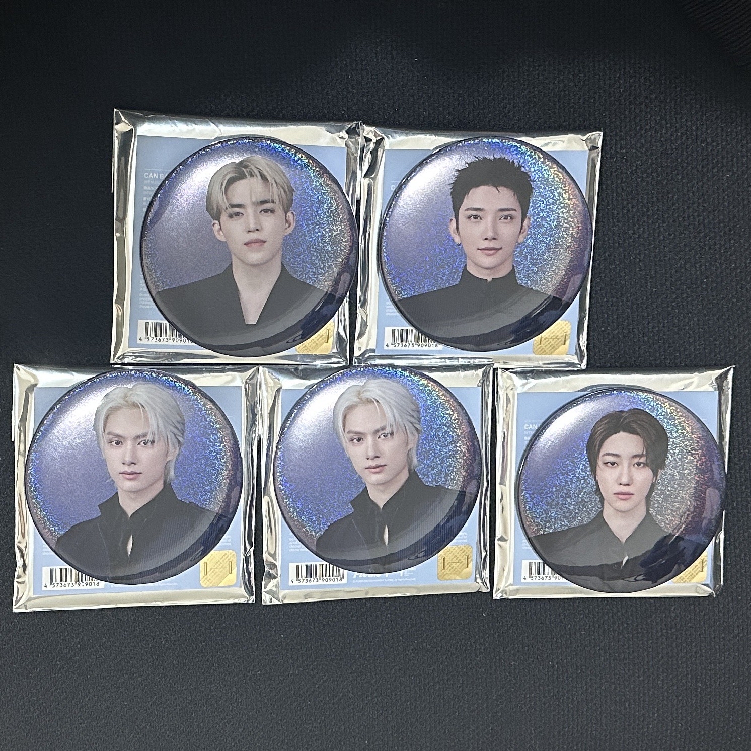 日巡徽章 哲秀俊俊八