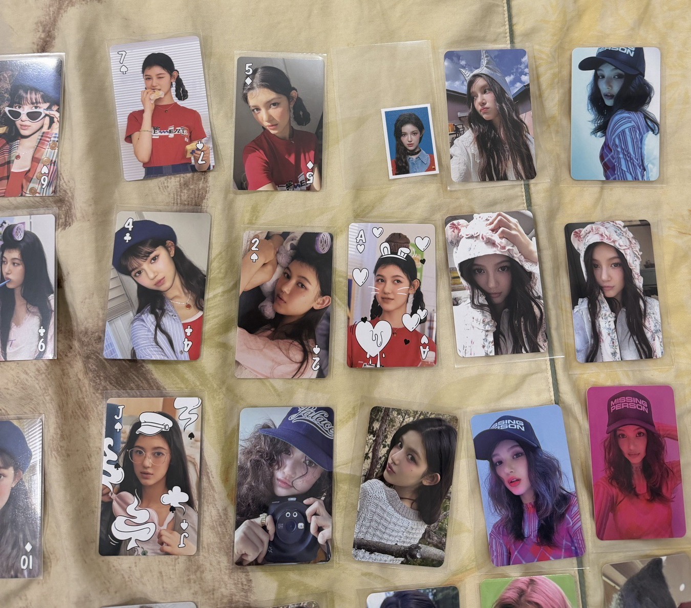 Danielle 22、23、24、25台曆卡+專卡+證件照