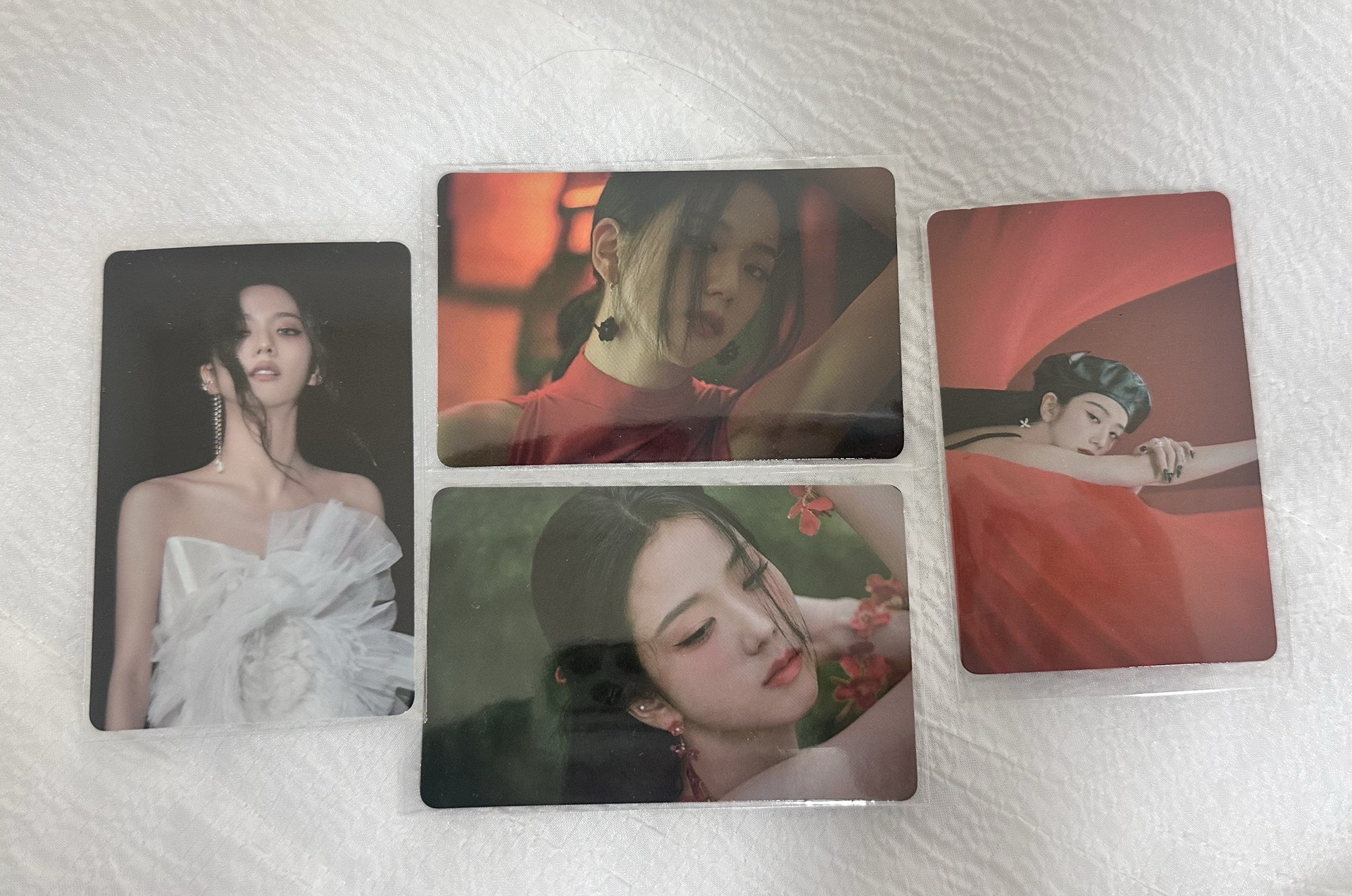 Jisoo 共通特典 一組四張