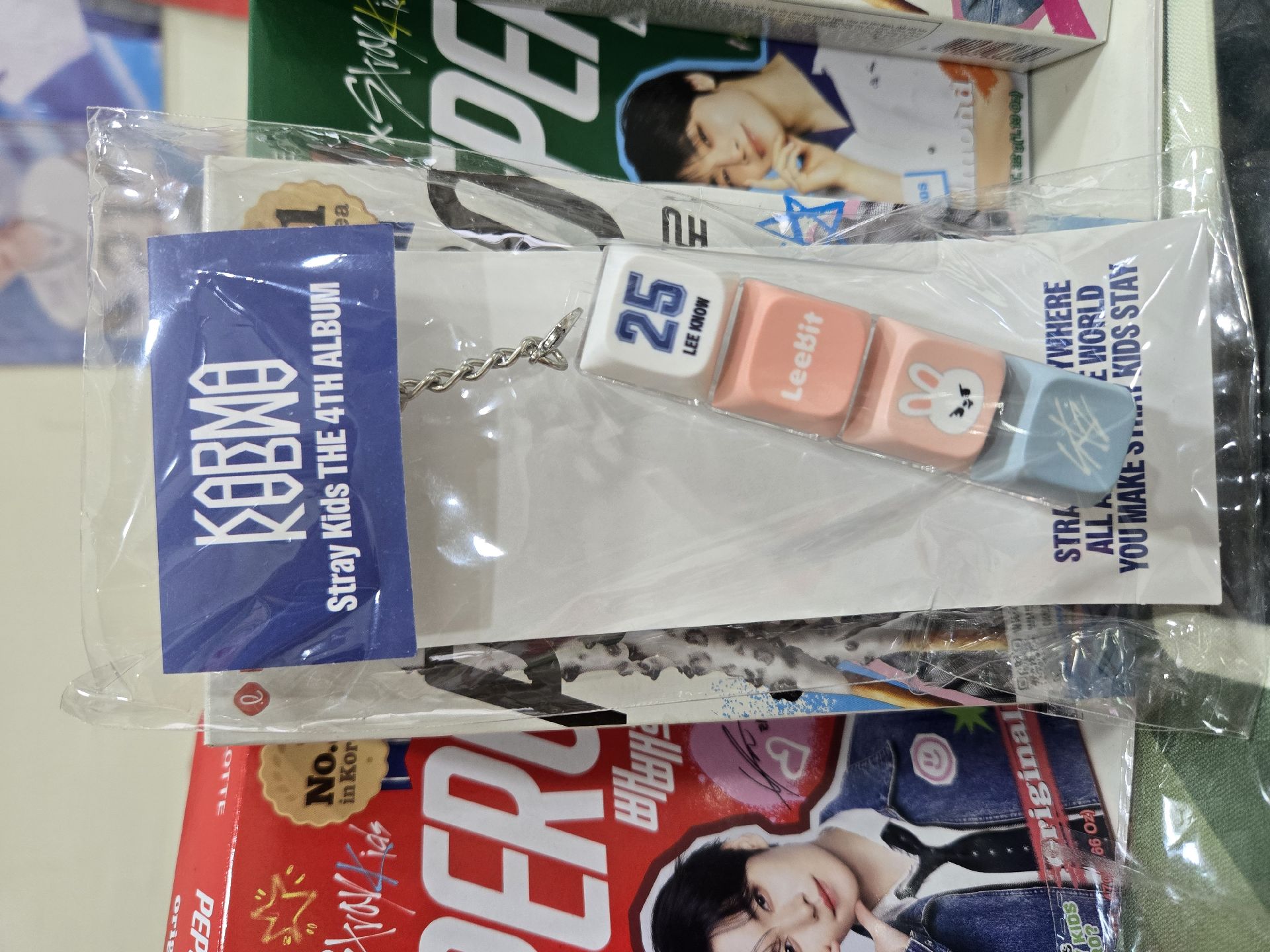 Stray kids KARMA 快閃店周邊