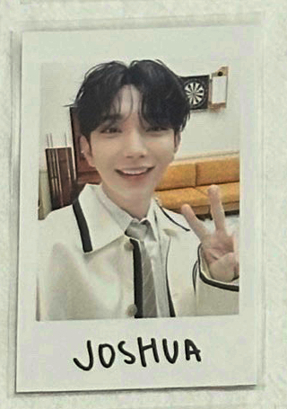 25年holiday拍立得（比耶）