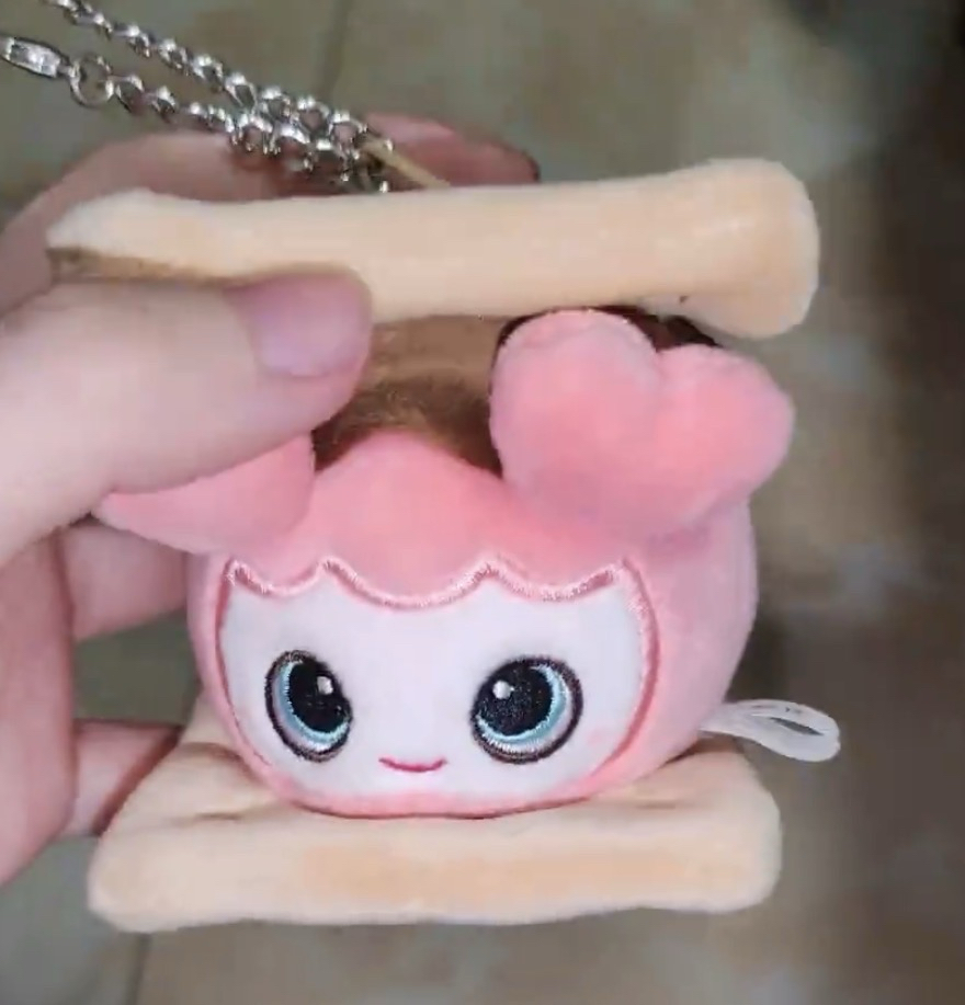 TWICE x GIGO 桃餅乾娃