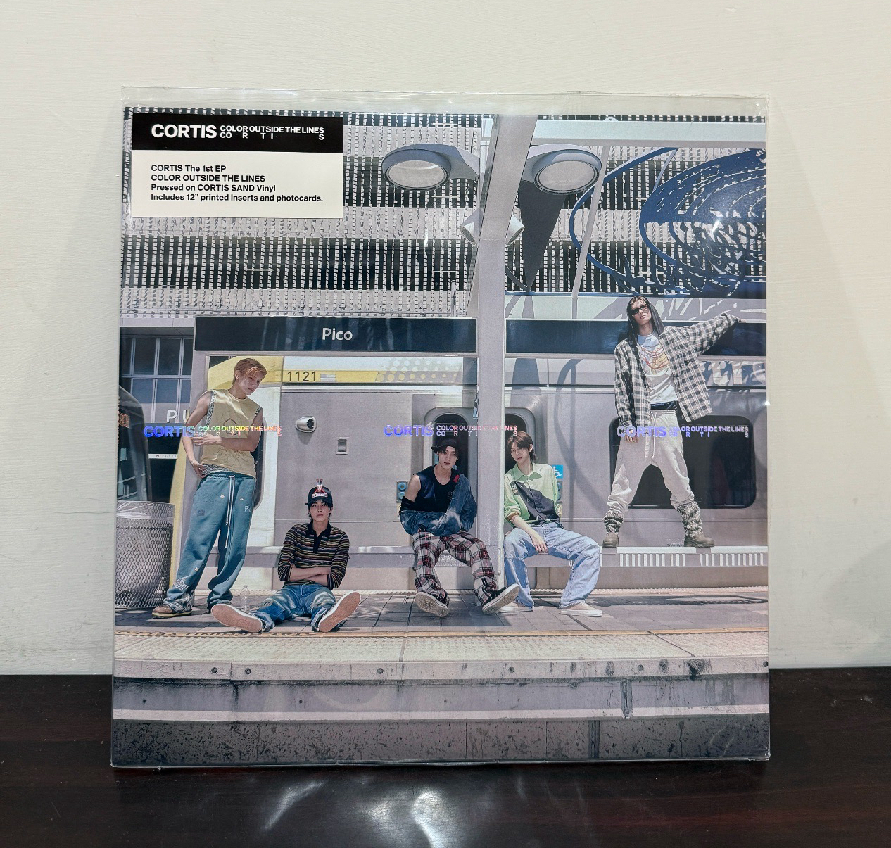 CORTIS - COLOR OUTSIDE THE LINES 黑膠