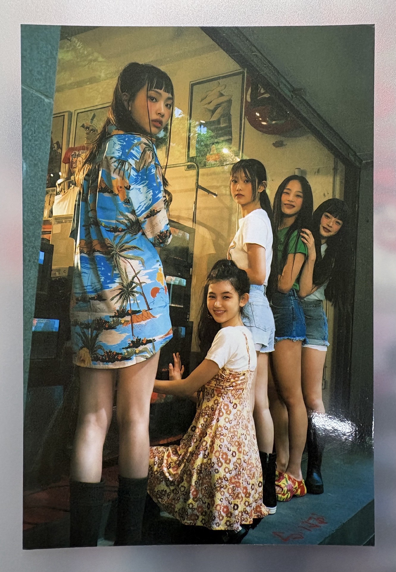 團體出道明信片