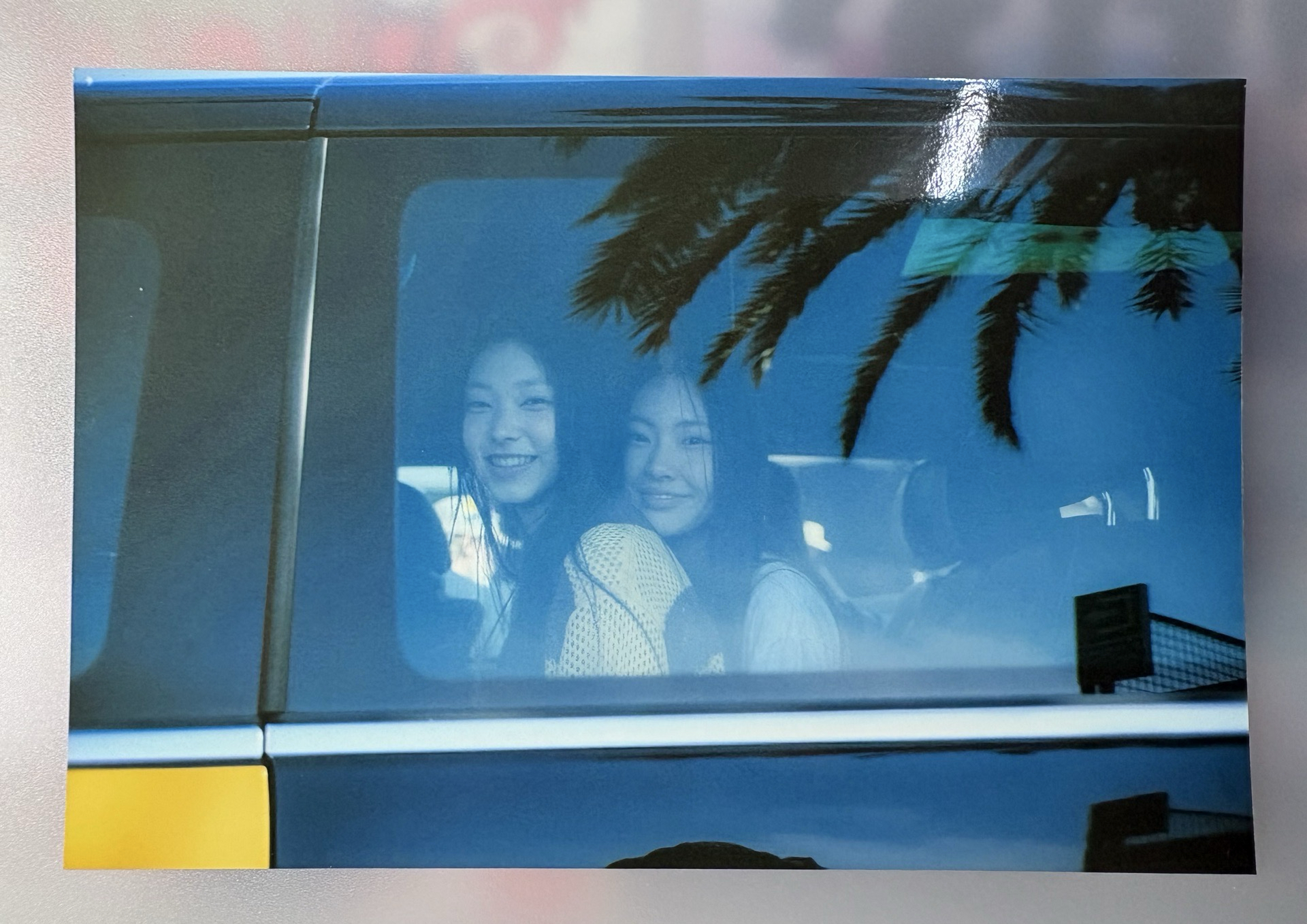 Haerin+Hyein出道明信片