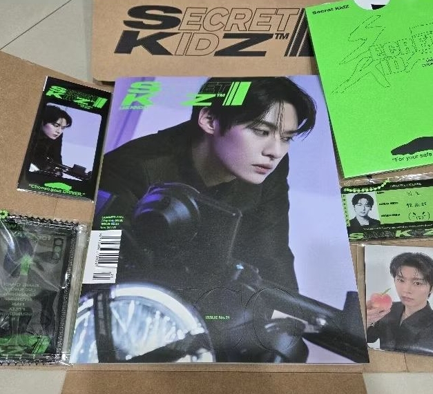 D社雜誌 Lee Know B版