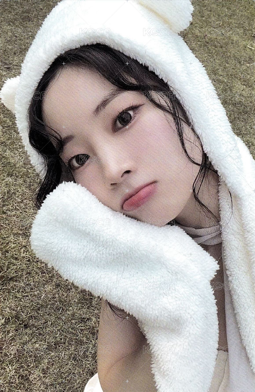 TWICE 專卡 熊帽 白帽