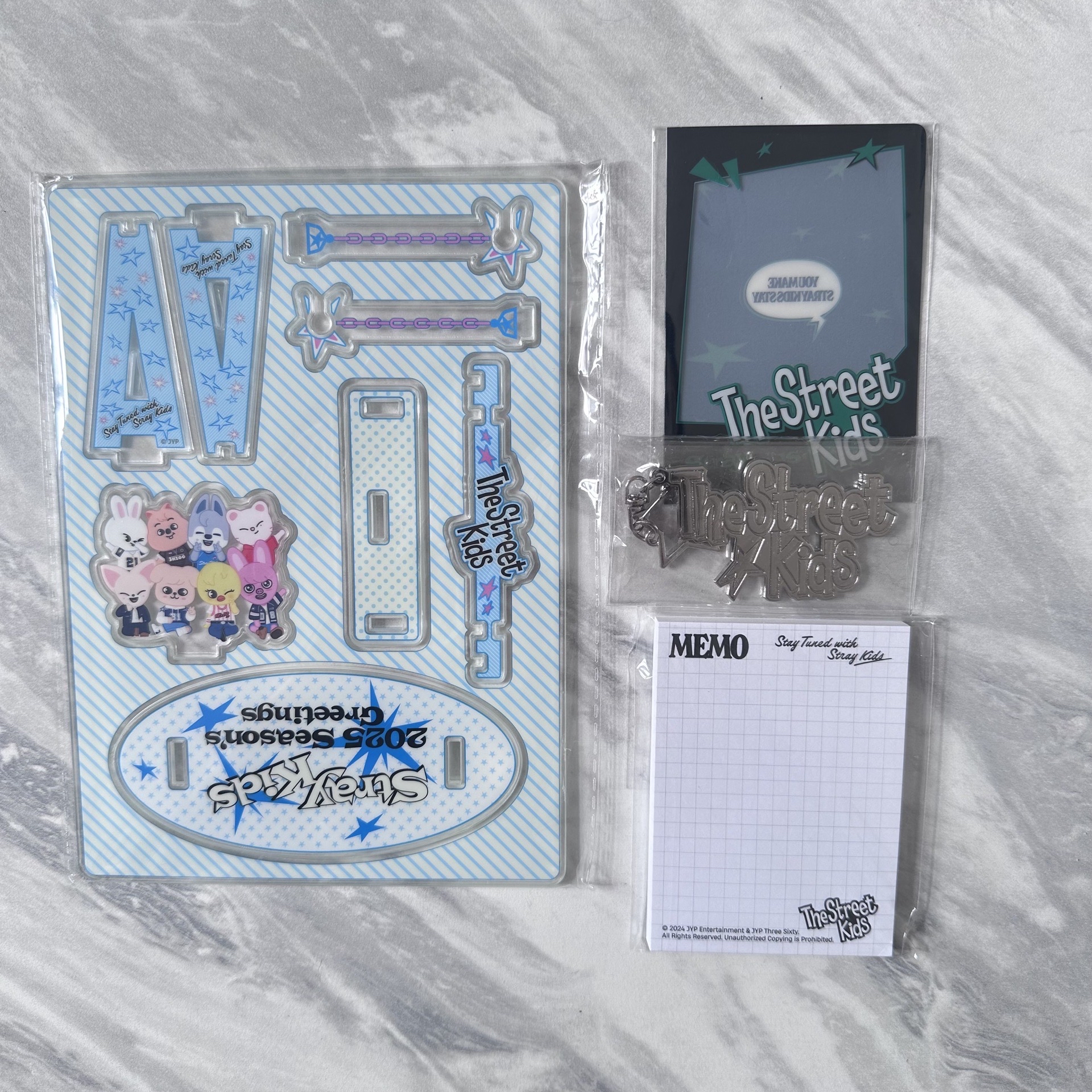 2025 年曆 內容物（全新未拆）