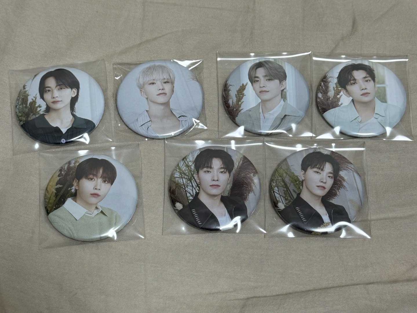 2024 seventeen cafe 徽章