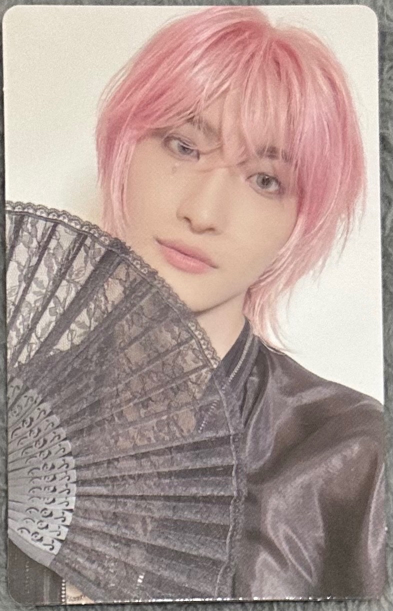 TOKTOQ 拿扇子星榮（星不單出）