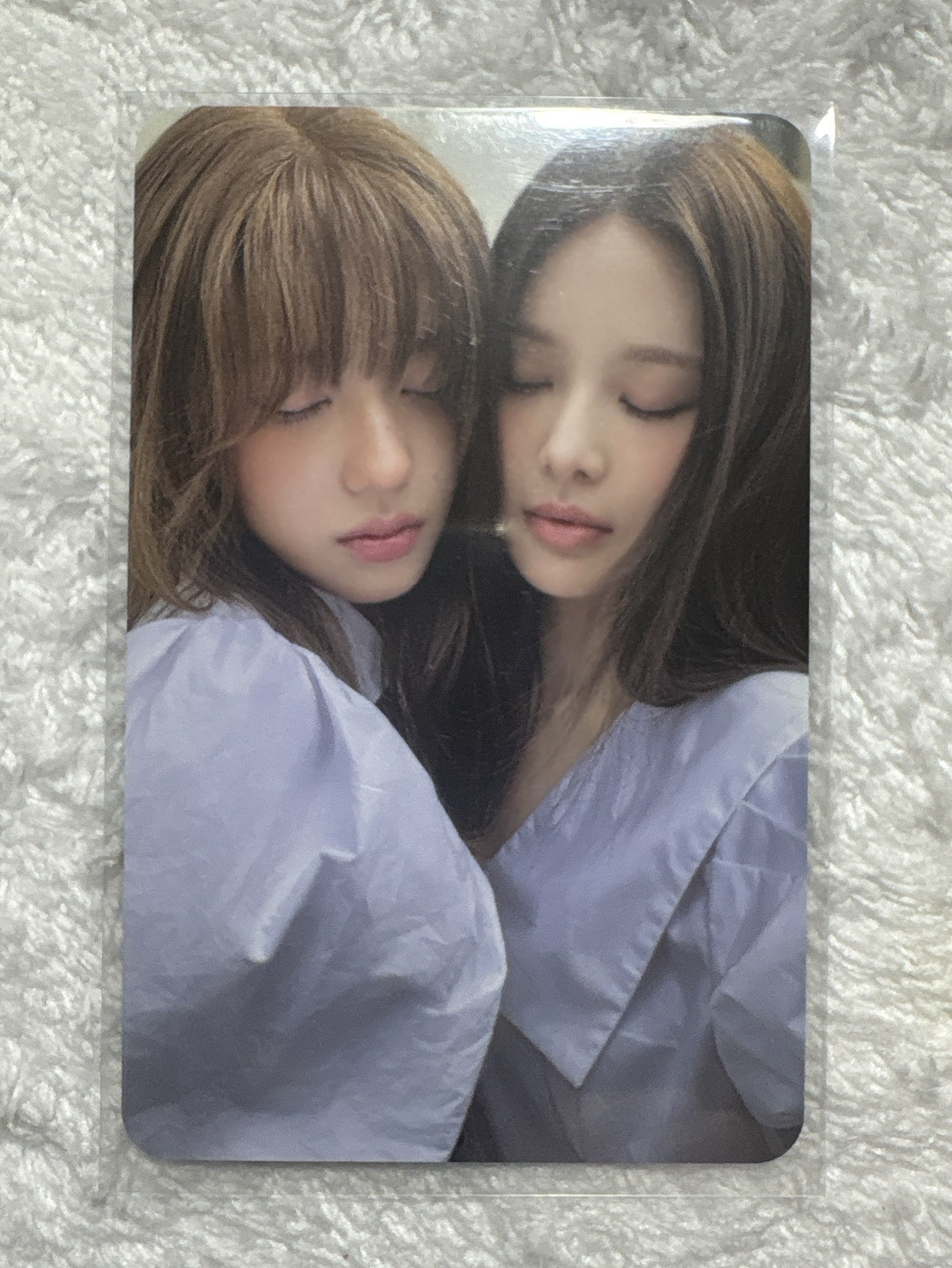 玟ko雙人卡閉眼