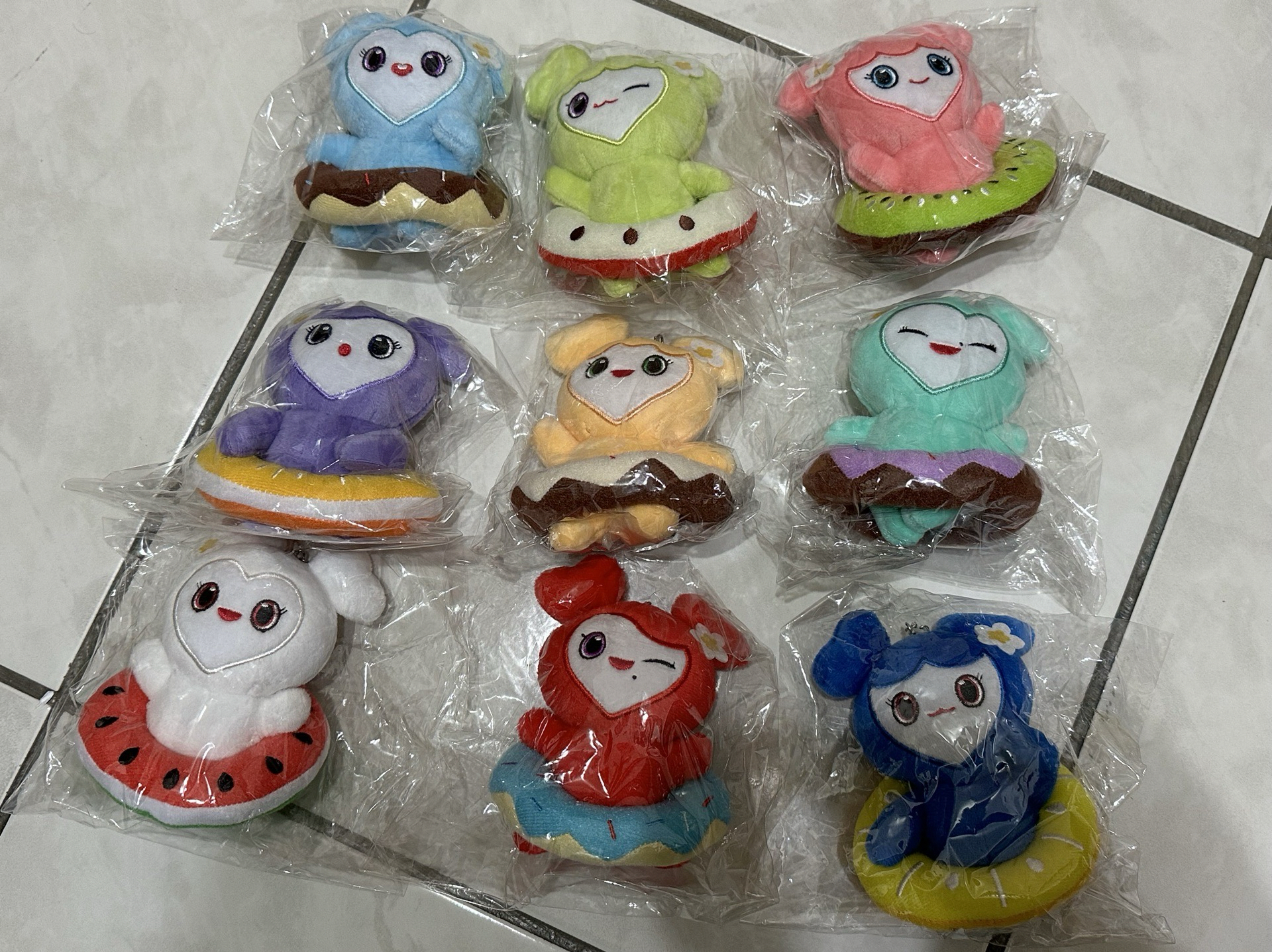 TWICE LOVELY 泳圈娃 甜甜圈娃