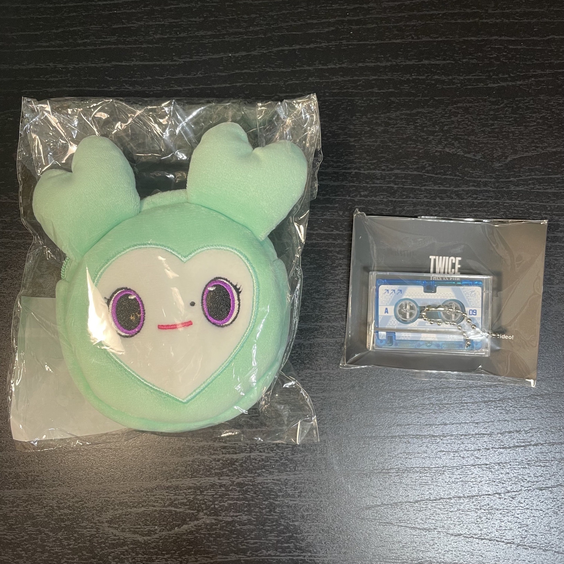 TWICE 高雄快閃店零錢包 卡帶鑰匙圈