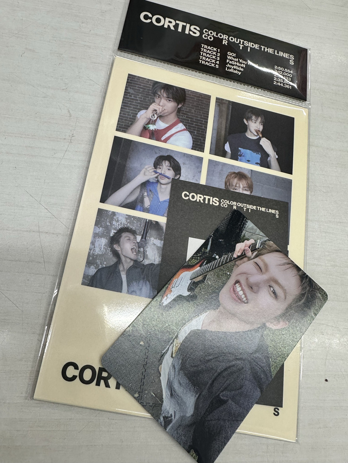 未拆Cortis2026年曆、安乾鎬以拆電子專B