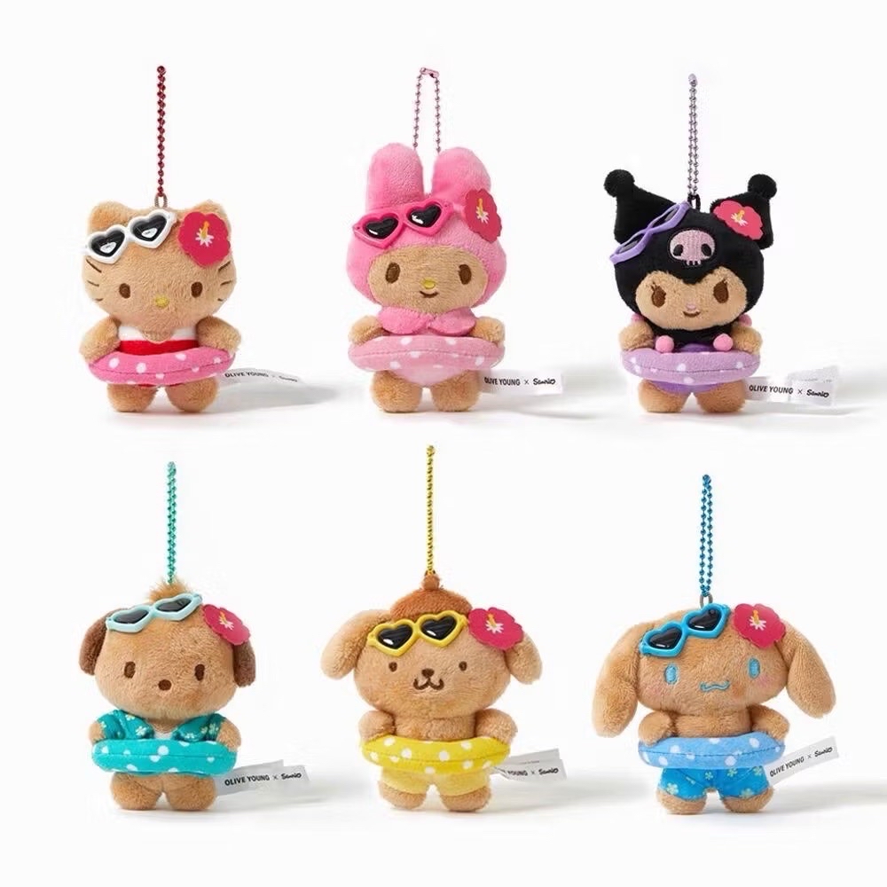 ￼OLIVE YOUNG x SANRIO 三麗鷗家族聯名 曬黑吊飾 泳圈 夏日黑皮 墨鏡